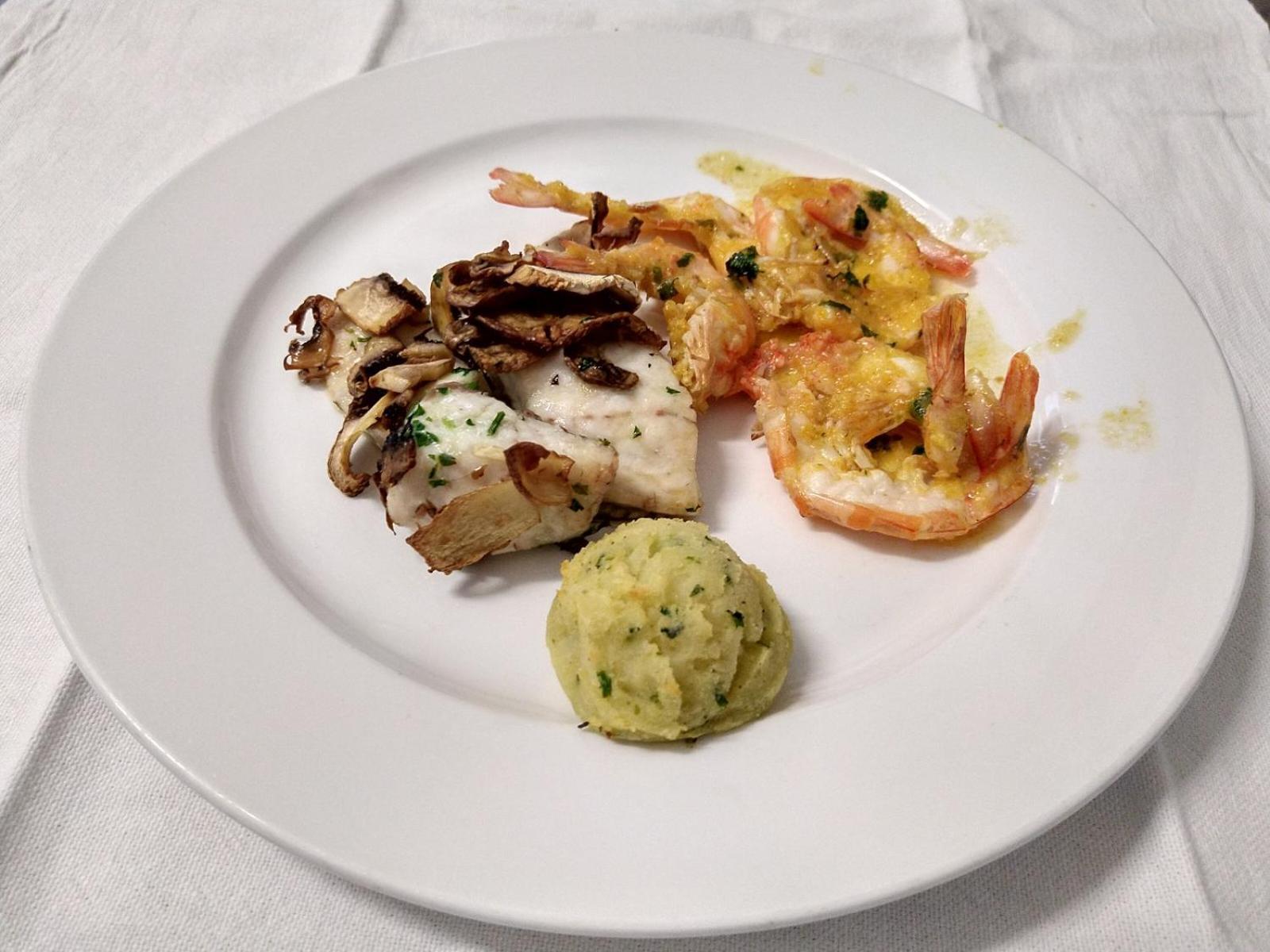 Hotel Ristorante Il Grillo 阿夸维瓦皮切纳 外观 照片